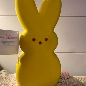 Yellow peep blowmold